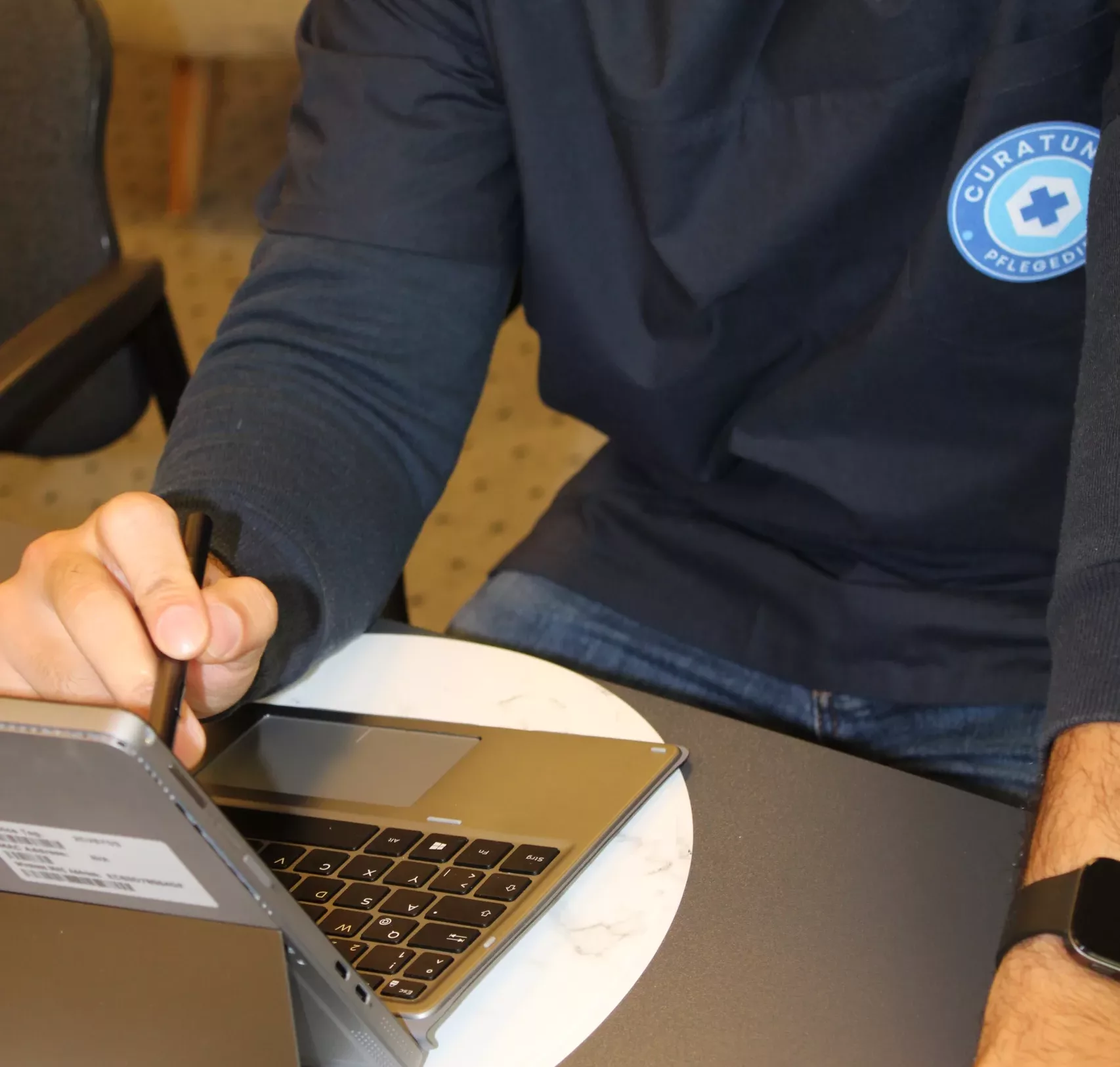 Pflegegeld oder Pflegesachleistungen – was ist besser?